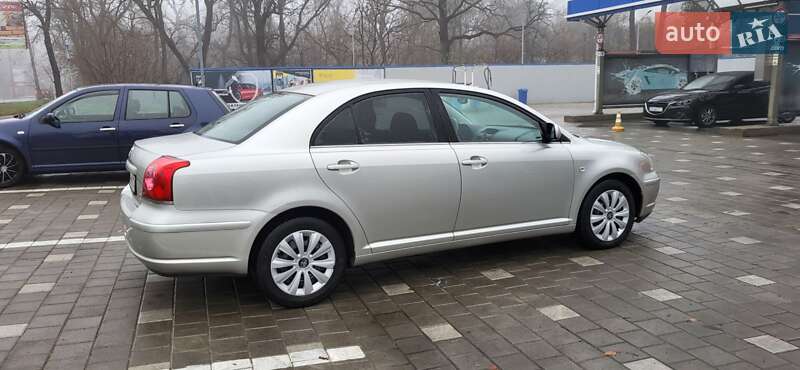 Седан Toyota Avensis 2006 в Черкассах
