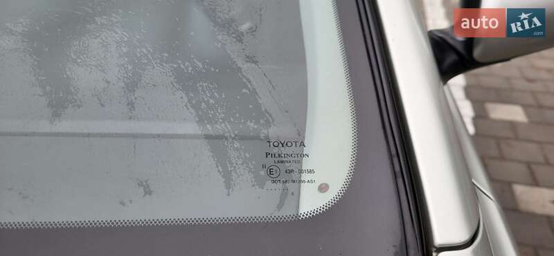 Седан Toyota Avensis 2006 в Черкассах