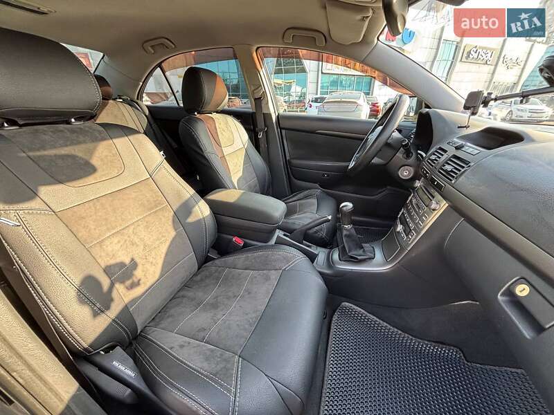 Седан Toyota Avensis 2005 в Одессе фото 31 Седан Toyota Avensis 2005 в Одессе