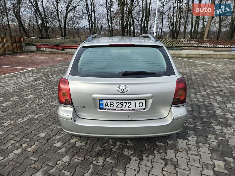 Універсал Toyota Avensis 2004 в Вінниці