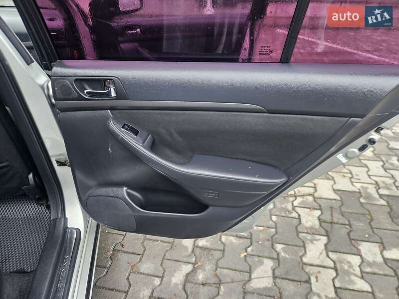 Універсал Toyota Avensis 2004 в Вінниці