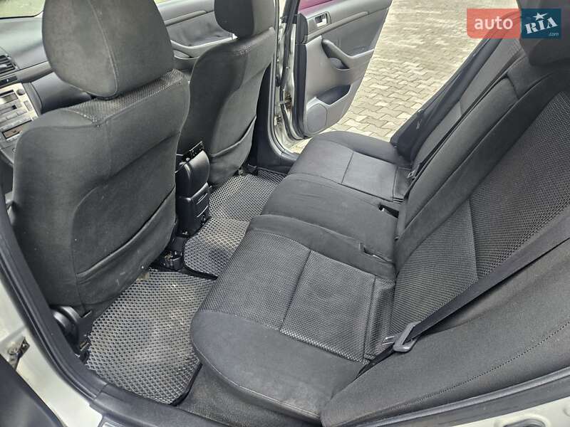 Універсал Toyota Avensis 2004 в Вінниці