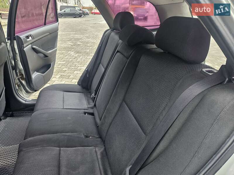 Універсал Toyota Avensis 2004 в Вінниці