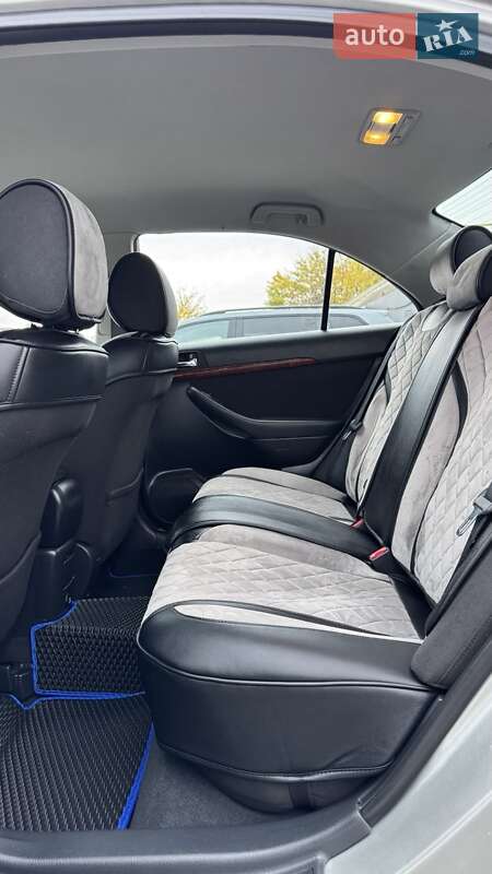 Седан Toyota Avensis 2006 в Кропивницком фото 13 Седан Toyota Avensis 2006 в Кропивницком