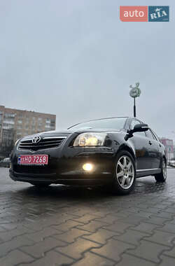 Універсал Toyota Avensis 2008 в Луцьку