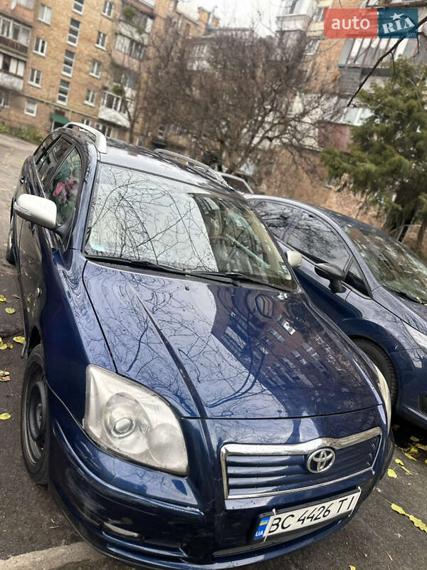 Универсал Toyota Avensis 2003 в Киеве