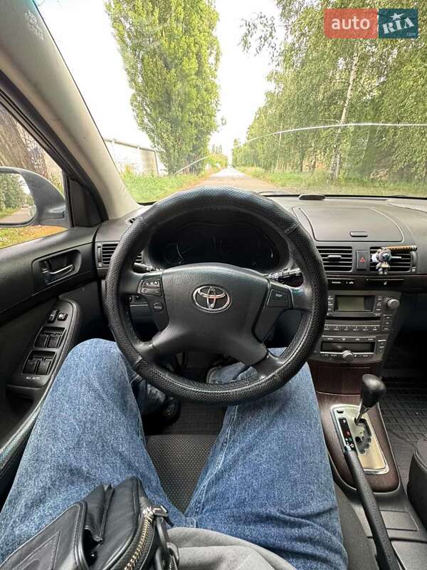 Седан Toyota Avensis 2007 в Киеве