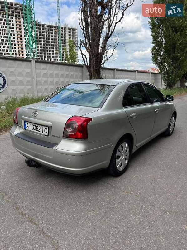 Седан Toyota Avensis 2007 в Киеве