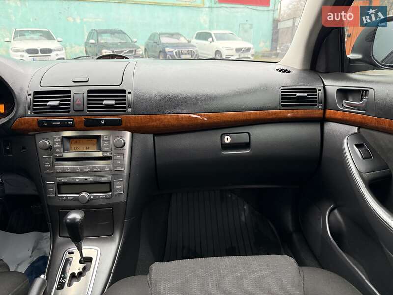 Седан Toyota Avensis 2007 в Одесі