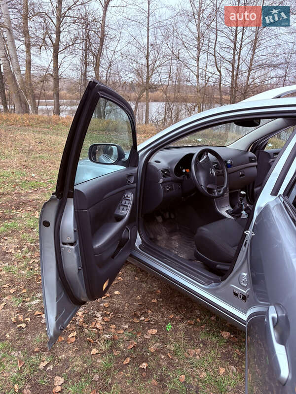 Универсал Toyota Avensis 2007 в Миргороде