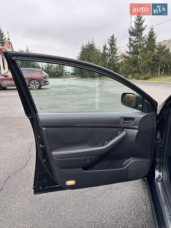 Универсал Toyota Avensis 2005 в Тернополе