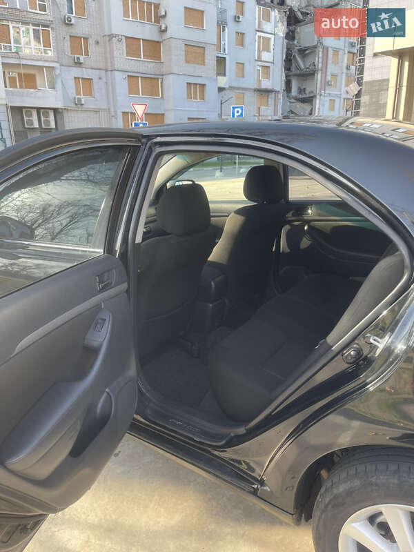 Седан Toyota Avensis 2008 в Херсоне