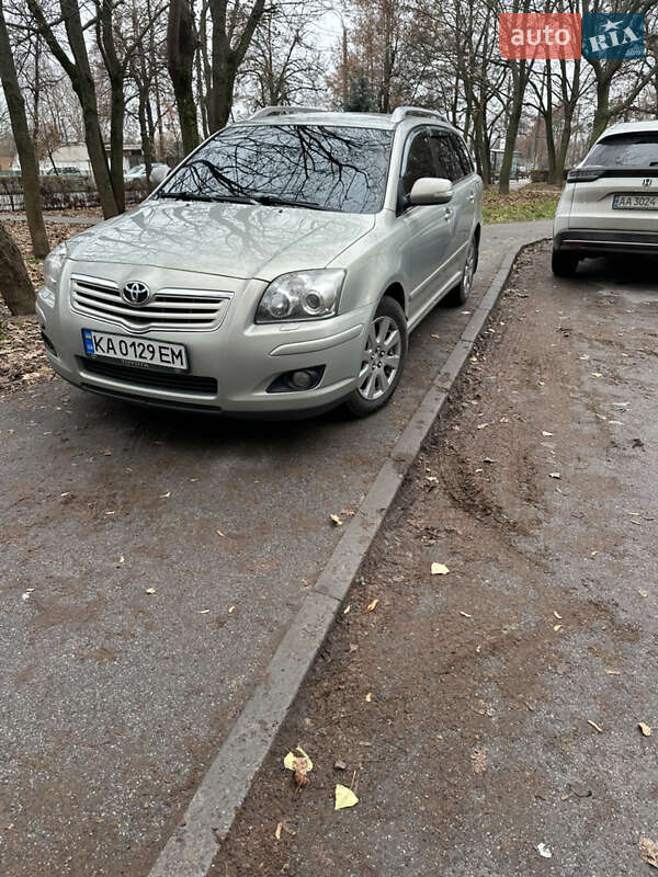 Универсал Toyota Avensis 2007 в Чернигове