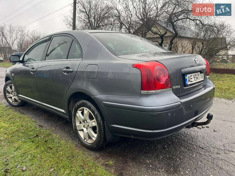 Седан Toyota Avensis 2005 в Днепре