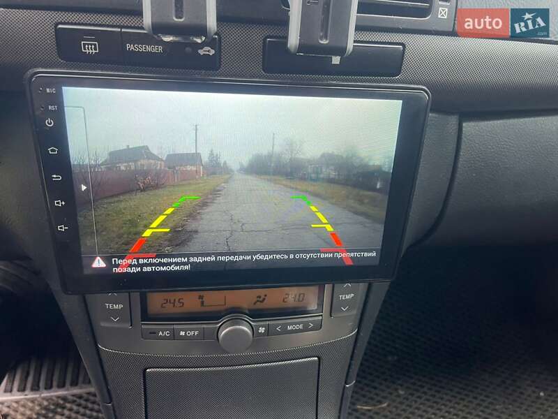 Седан Toyota Avensis 2005 в Днепре