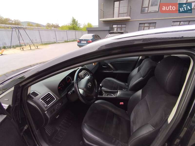 Универсал Toyota Avensis 2012 в Кременце