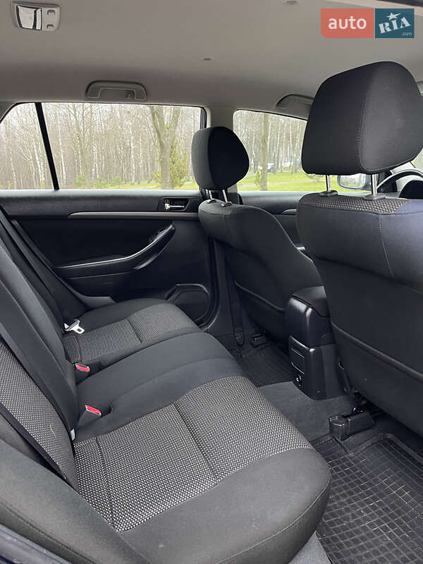 Универсал Toyota Avensis 2006 в Хмельницком