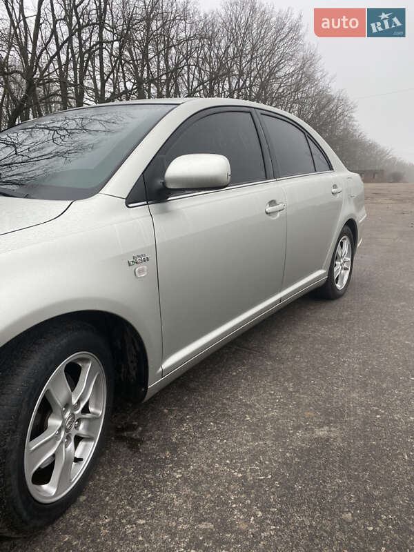 Ліфтбек Toyota Avensis 2006 в Новоархангельську