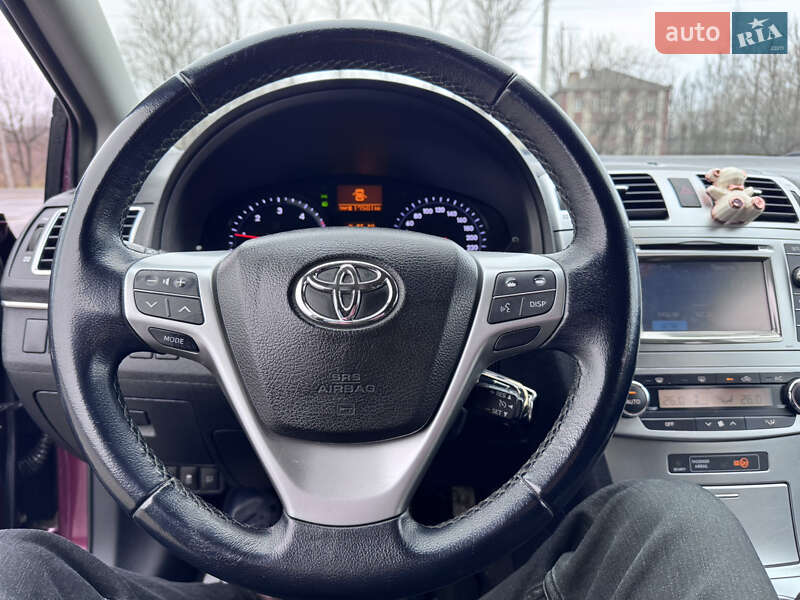Универсал Toyota Avensis 2012 в Ивано-Франковске
