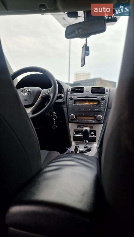 Универсал Toyota Avensis 2010 в Киеве