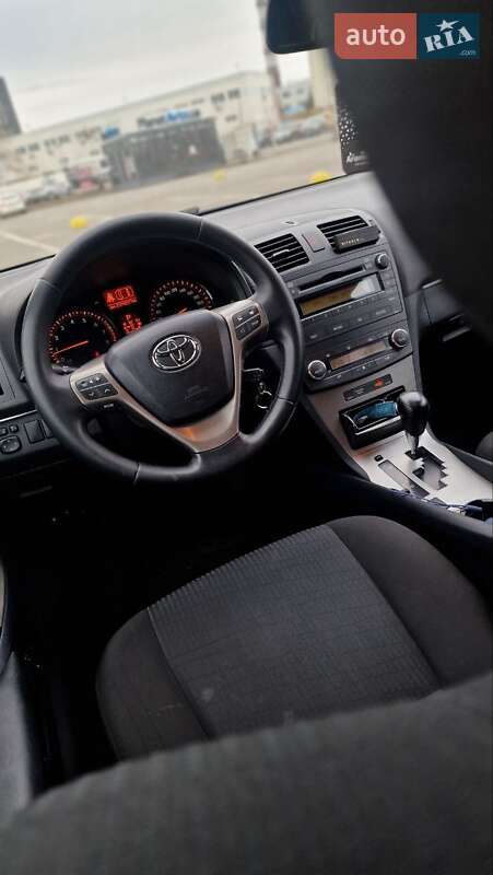 Универсал Toyota Avensis 2010 в Киеве