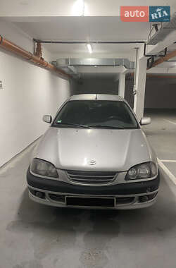 Ліфтбек Toyota Avensis 1998 в Одесі