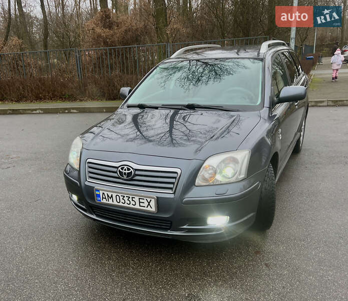 Універсал Toyota Avensis 2006 в Бучі