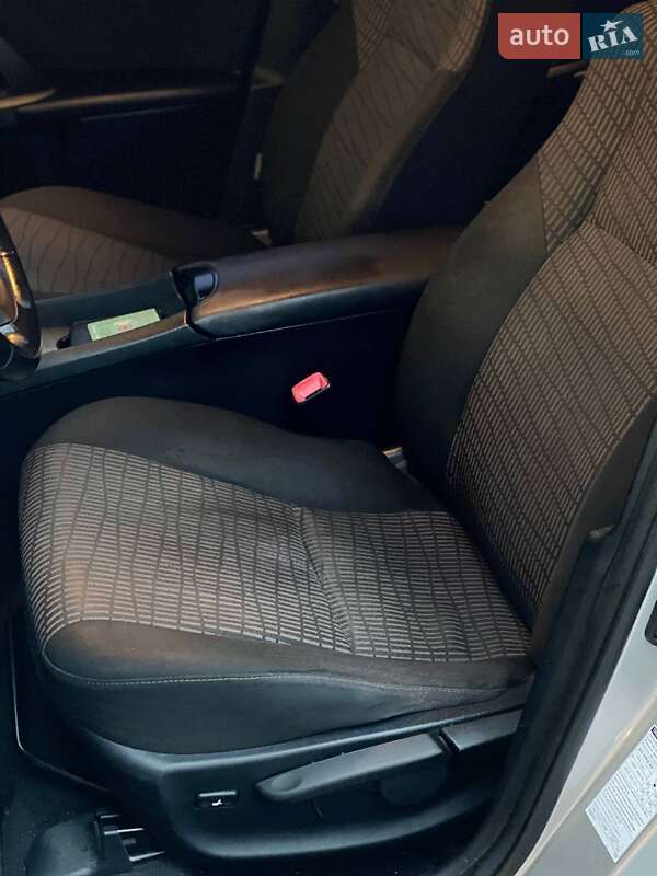 Універсал Toyota Avensis 2011 в Києві