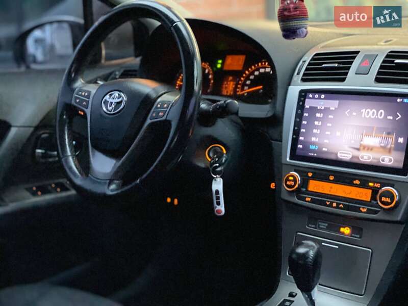 Універсал Toyota Avensis 2011 в Києві