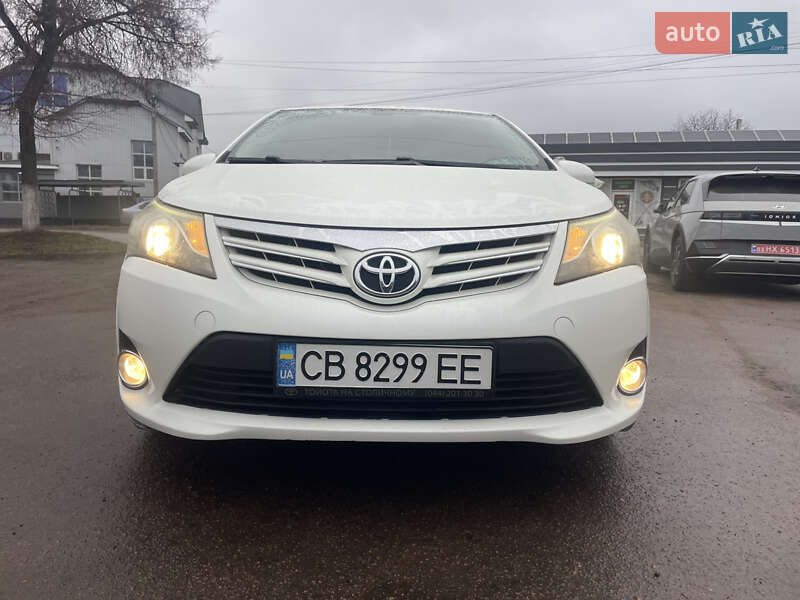 Седан Toyota Avensis 2013 в Бахмаче