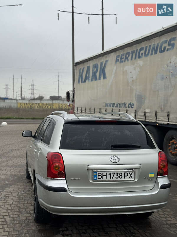 Универсал Toyota Avensis 2005 в Нерубайском