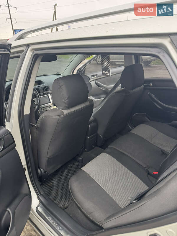 Универсал Toyota Avensis 2005 в Нерубайском