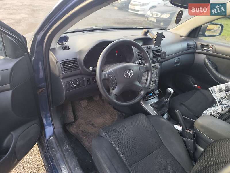 Универсал Toyota Avensis 2004 в Ужгороде фото 6 Универсал Toyota Avensis 2004 в Ужгороде
