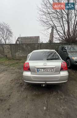 Седан Toyota Avensis 2004 в Яготине