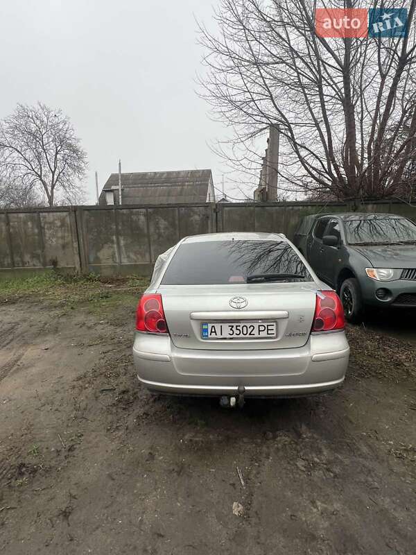 Toyota Avensis 2004