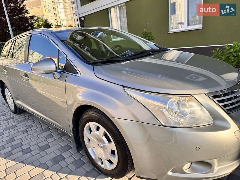 Toyota Avensis 2010
