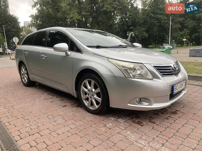 Toyota Avensis 2010