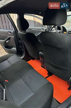 Седан Toyota Avensis 2007 в Одесі