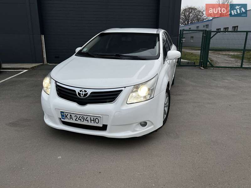Toyota Avensis 2011