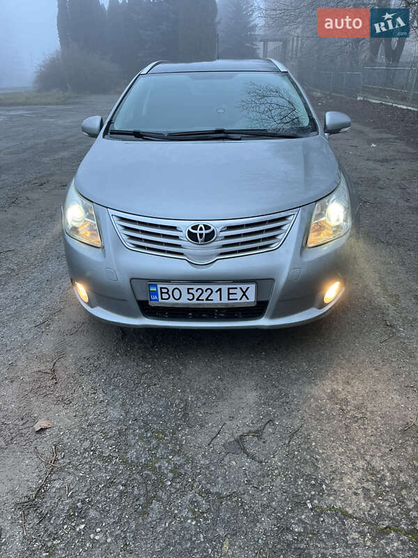 Toyota Avensis 2011