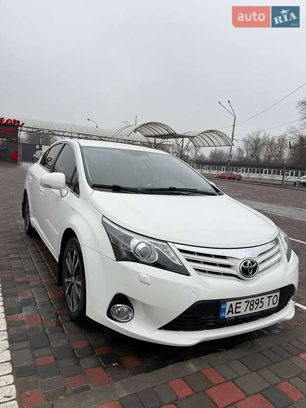Toyota Avensis 2012