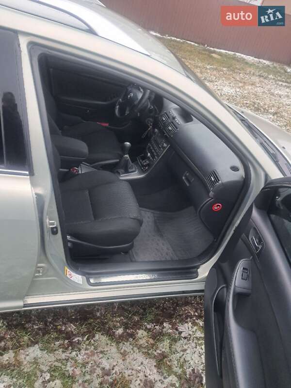 Універсал Toyota Avensis 2005 в Мерефа
