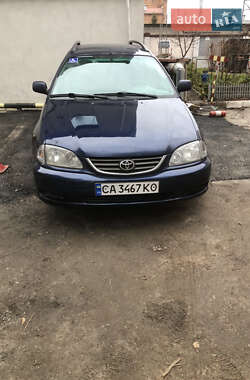 Універсал Toyota Avensis 2001 в Черкасах