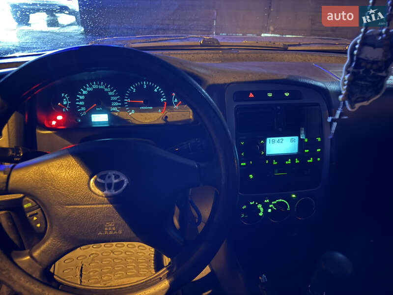 Универсал Toyota Avensis 2002 в Черкассах