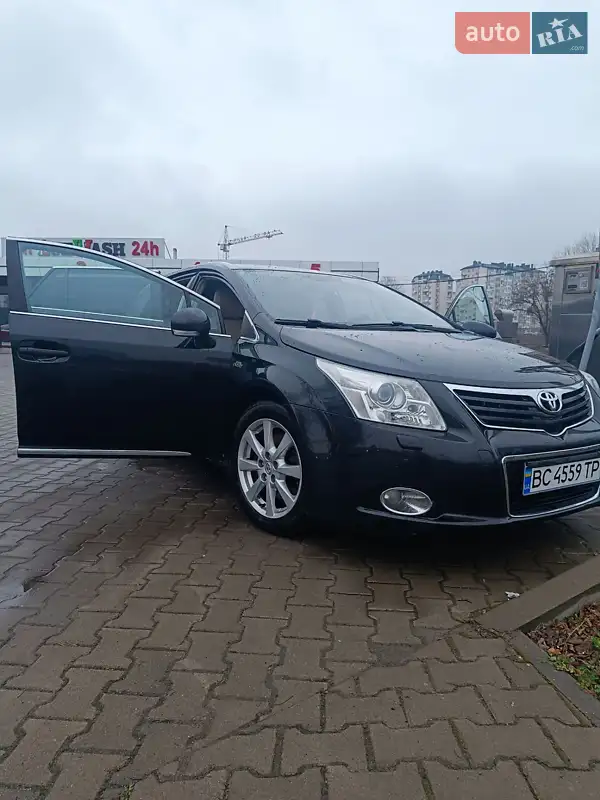 Toyota Avensis 2011