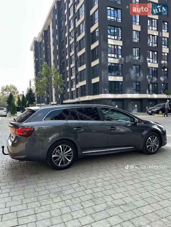 Универсал Toyota Avensis 2016 в Ивано-Франковске