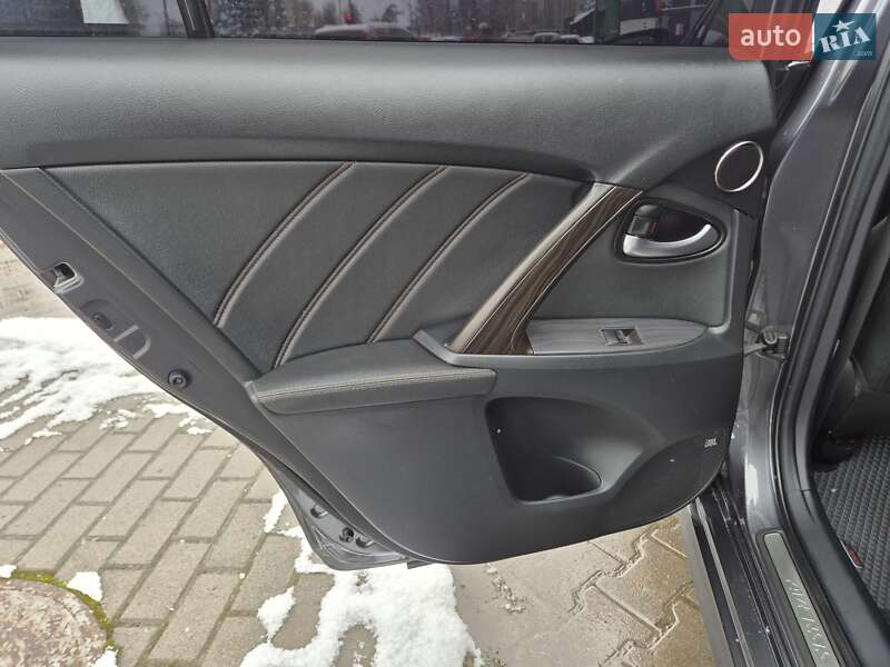 Универсал Toyota Avensis 2016 в Ивано-Франковске