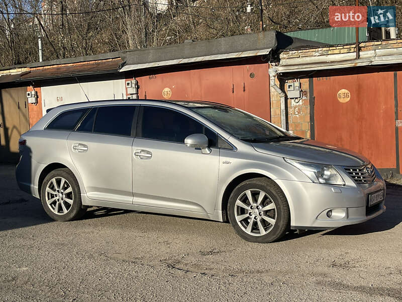 Универсал Toyota Avensis 2011 в Киеве
