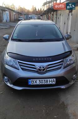 Универсал Toyota Avensis 2012 в Хмельницком