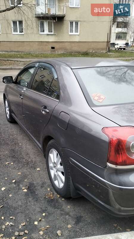 Седан Toyota Avensis 2007 в Львове